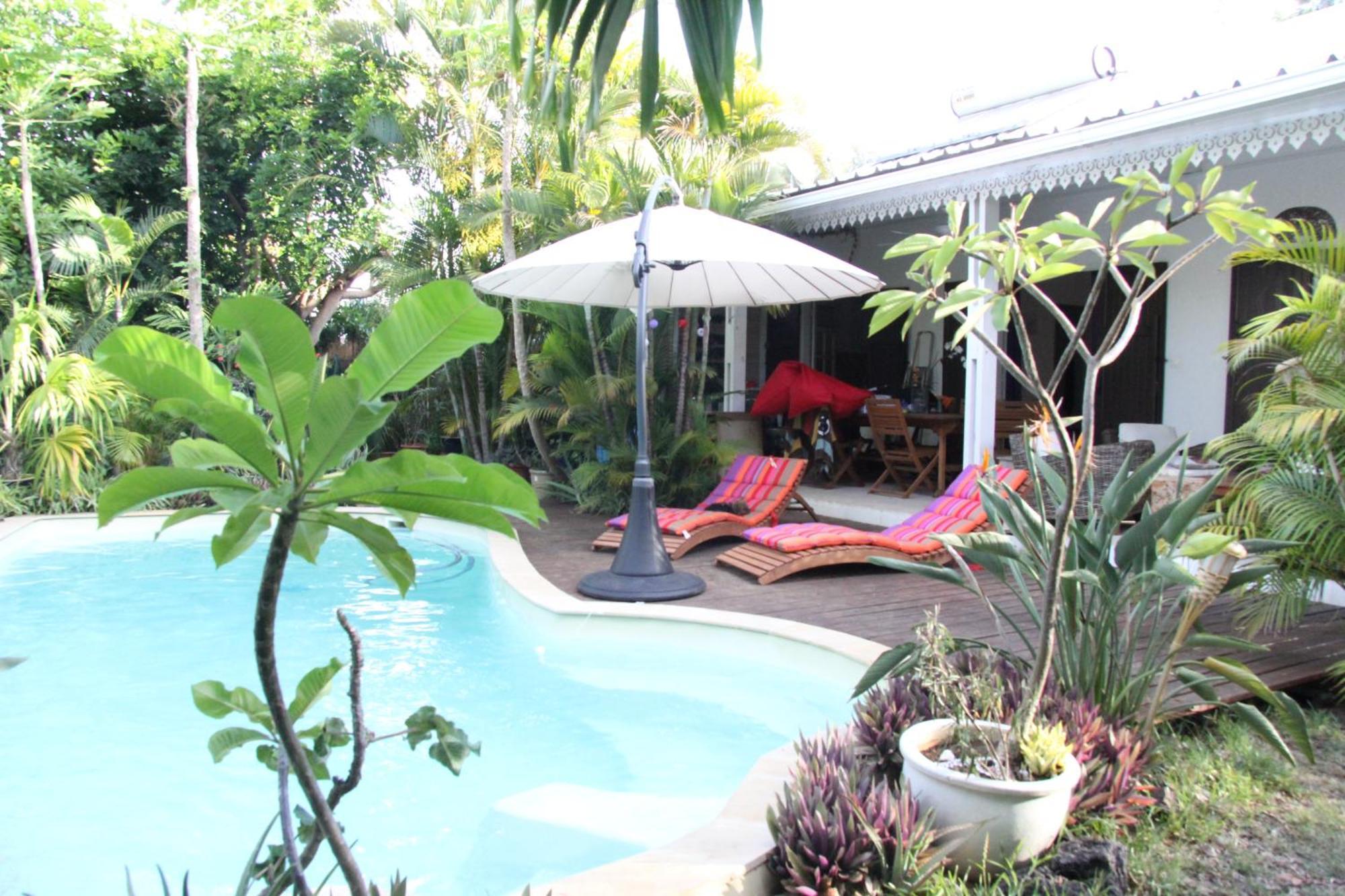 Maison Meublee Avec Piscine Pres Du Lagon La Saline Le Bains Luaran gambar